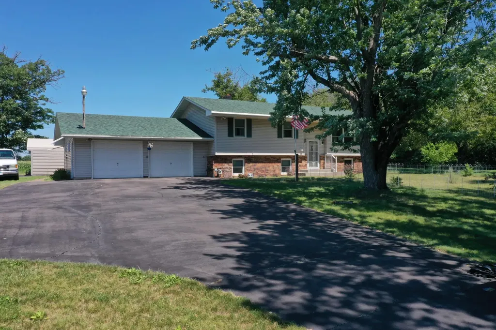 5276 392nd Street North Branch MN 55056