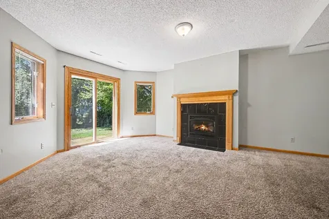 3850 Jamestown Curve Woodbury MN 55129