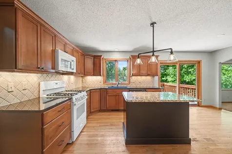 3850 Jamestown Curve Woodbury MN 55129