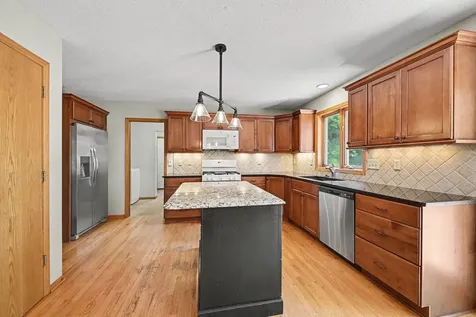 3850 Jamestown Curve Woodbury MN 55129
