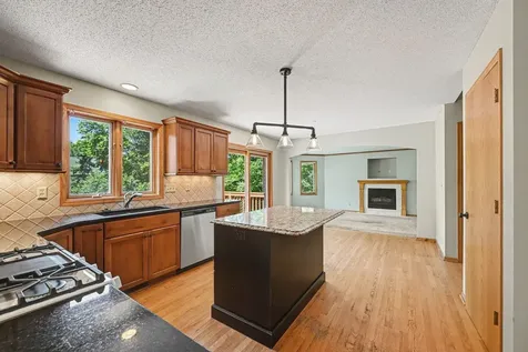 3850 Jamestown Curve Woodbury MN 55129