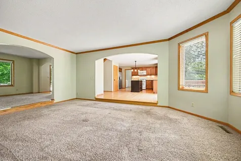 3850 Jamestown Curve Woodbury MN 55129