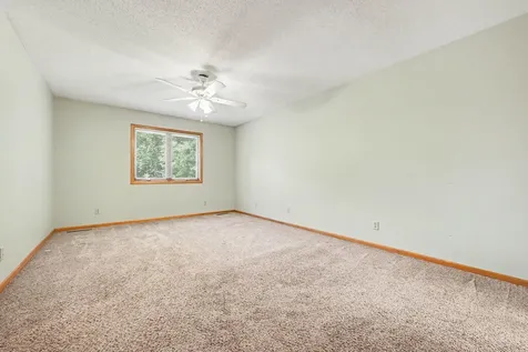 3850 Jamestown Curve Woodbury MN 55129