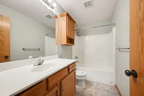 3850 Jamestown Curve Woodbury MN 55129