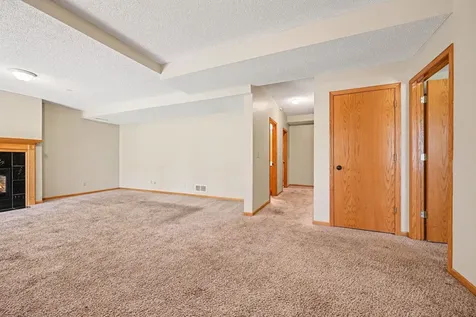 3850 Jamestown Curve Woodbury MN 55129