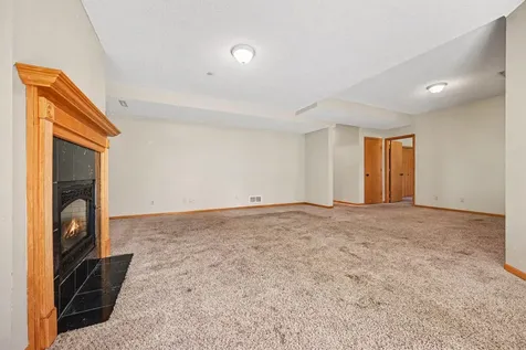 3850 Jamestown Curve Woodbury MN 55129