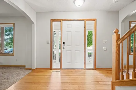 3850 Jamestown Curve Woodbury MN 55129