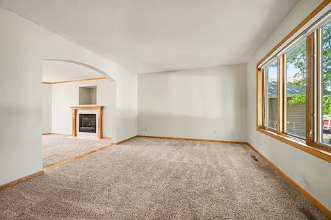 3850 Jamestown Curve Woodbury MN 55129