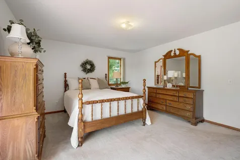 1775 Greenhaven Lane NE Owatonna MN 55060