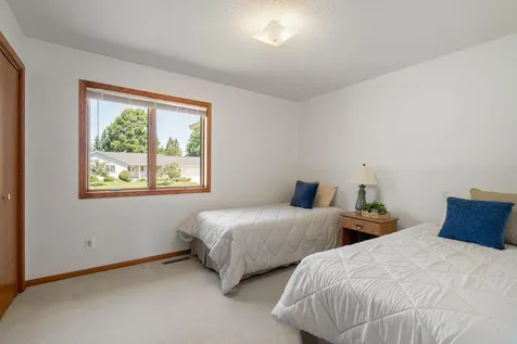 1775 Greenhaven Lane NE Owatonna MN 55060