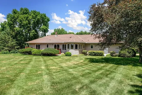 1775 Greenhaven Lane NE Owatonna MN 55060