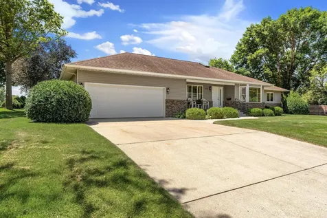 1775 Greenhaven Lane NE Owatonna MN 55060
