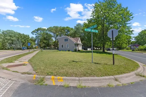 14 Pointcross Drive Circle Pines MN 55014
