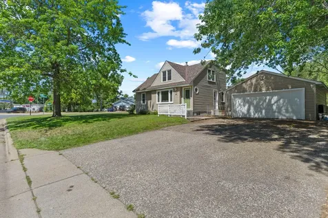 14 Pointcross Drive Circle Pines MN 55014