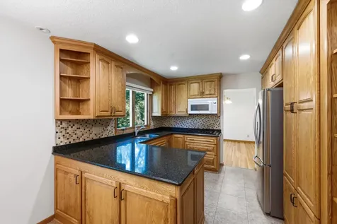 11006 Radisson Drive Burnsville MN 55337