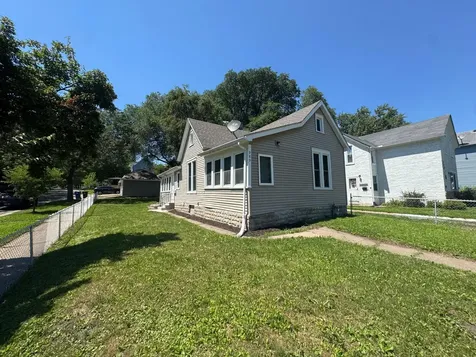 989 Marion Street Saint Paul MN 55117