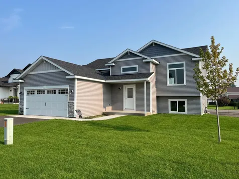 108 Woolgrass Way Avon MN 56310