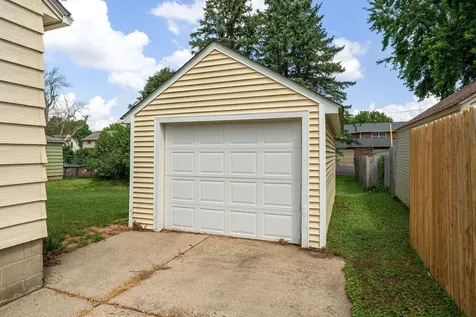 1504 4th Avenue NW Austin MN 55912