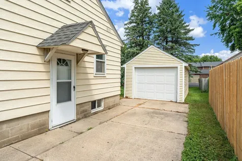 1504 4th Avenue NW Austin MN 55912
