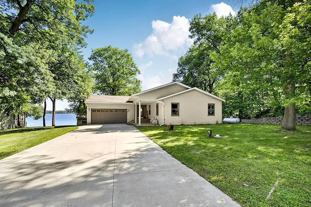 32150 742nd Avenue South Haven MN 55382