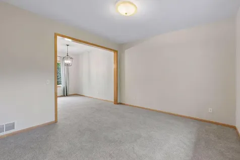 19925 English Court Farmington MN 55024