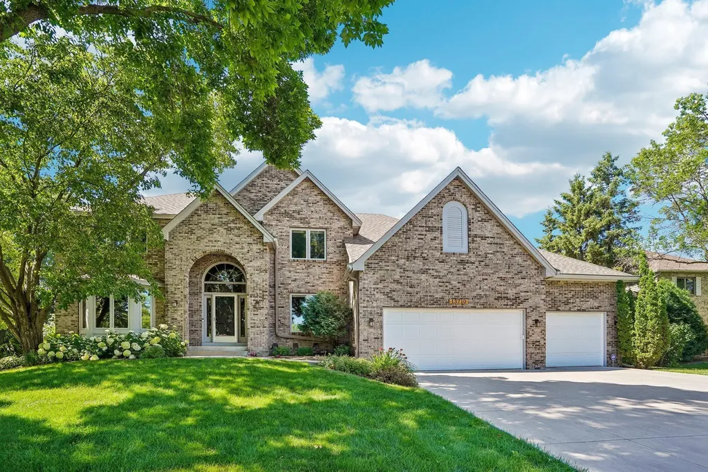 13710 61st Avenue N Plymouth MN 55446