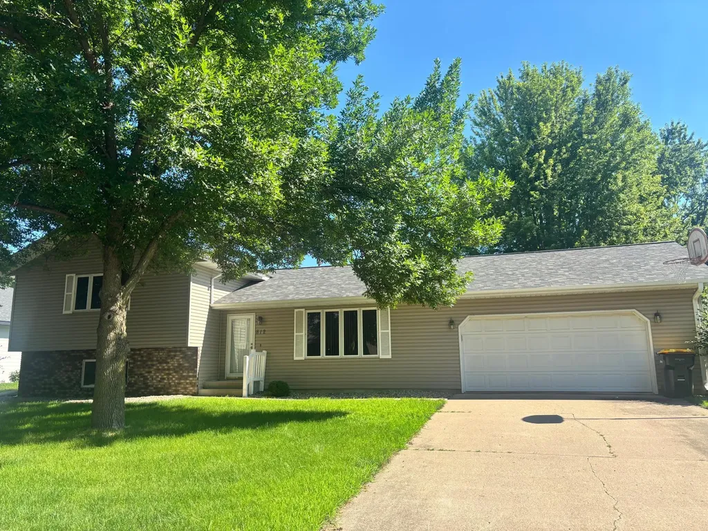 812 E Oak Street Redwood Falls MN 56283