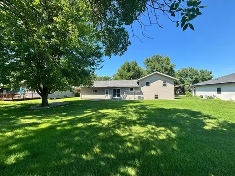 812 E Oak Street Redwood Falls MN 56283