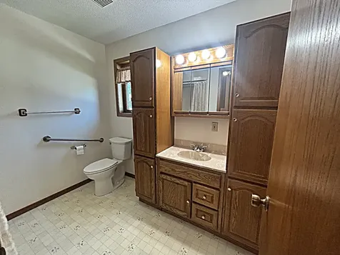 812 E Oak Street Redwood Falls MN 56283
