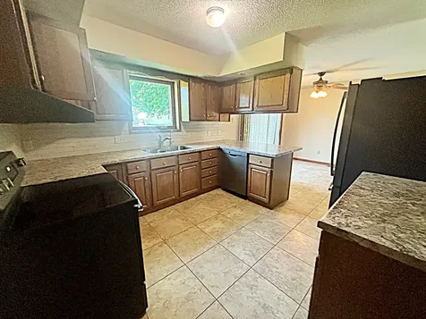 812 E Oak Street Redwood Falls MN 56283