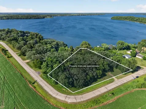 38577 Country Estate Road Battle Lake MN 56515
