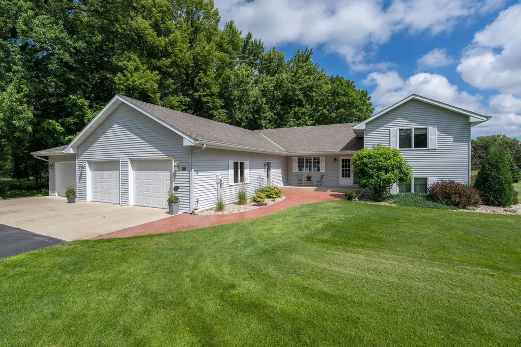 80 Canterbury Court Mankato MN 56001