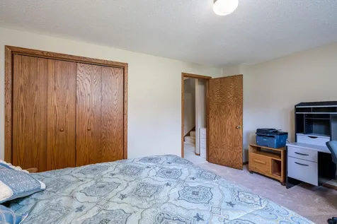 80 Canterbury Court Mankato MN 56001