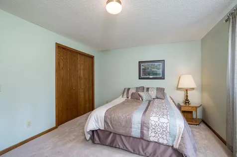 80 Canterbury Court Mankato MN 56001