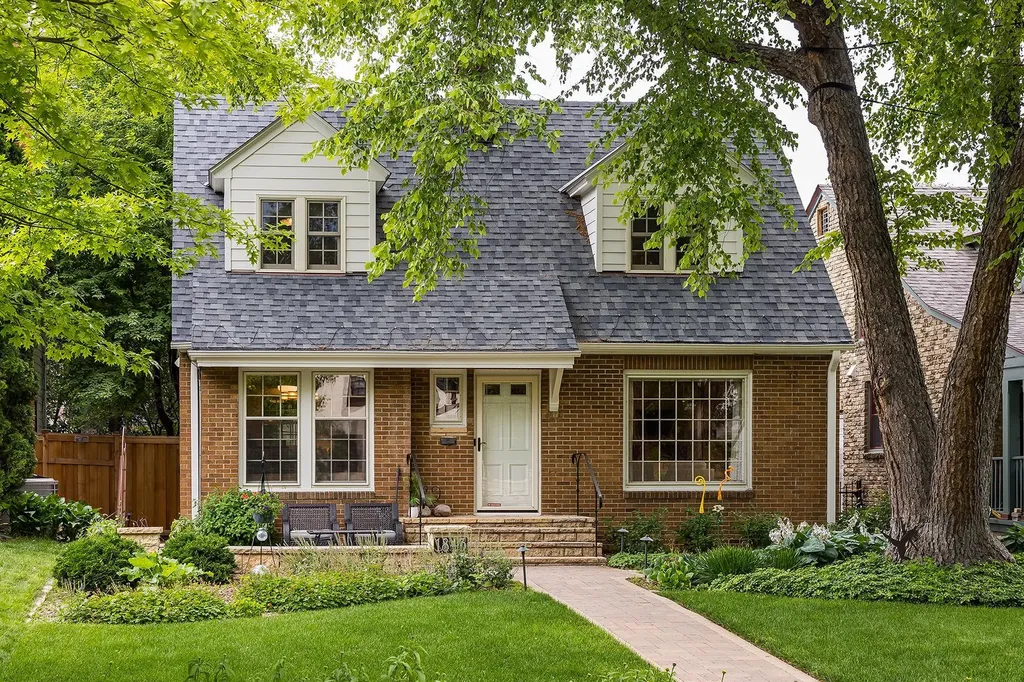 1843 Highland Parkway Saint Paul MN 55116
