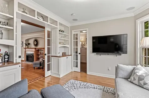 1843 Highland Parkway Saint Paul MN 55116
