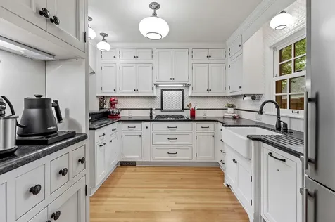 1843 Highland Parkway Saint Paul MN 55116