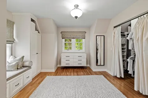 1843 Highland Parkway Saint Paul MN 55116
