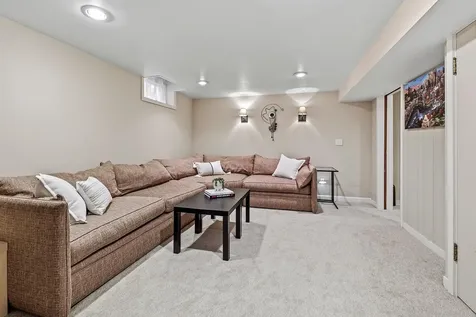 1843 Highland Parkway Saint Paul MN 55116
