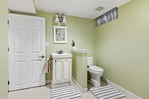 1843 Highland Parkway Saint Paul MN 55116