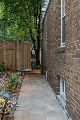 1843 Highland Parkway Saint Paul MN 55116
