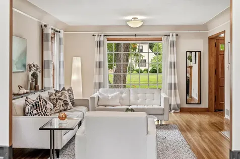 1843 Highland Parkway Saint Paul MN 55116