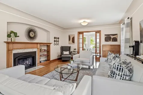 1843 Highland Parkway Saint Paul MN 55116