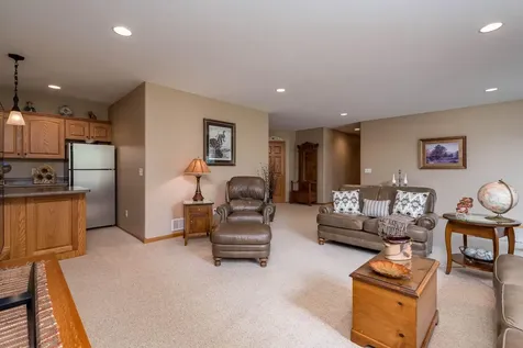 117 Grovebrook Drive Mankato MN 56001