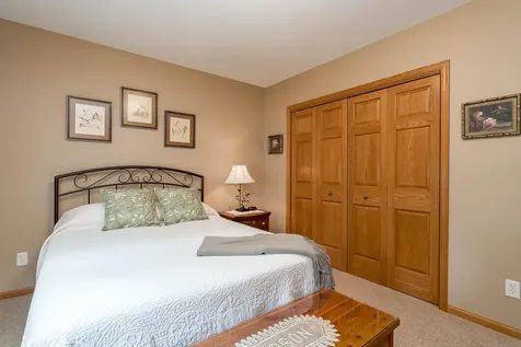 117 Grovebrook Drive Mankato MN 56001