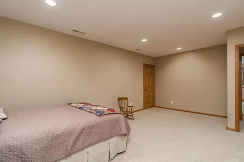 117 Grovebrook Drive Mankato MN 56001