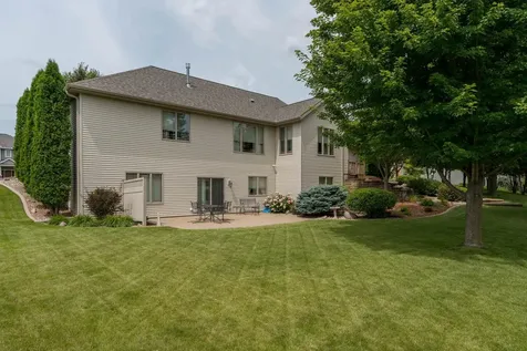 117 Grovebrook Drive Mankato MN 56001