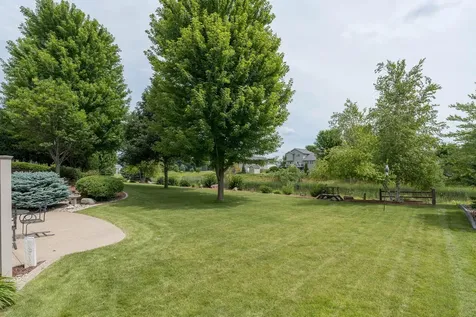 117 Grovebrook Drive Mankato MN 56001