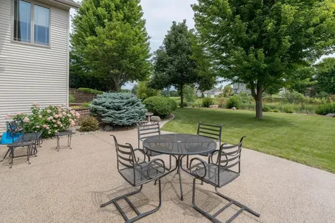 117 Grovebrook Drive Mankato MN 56001