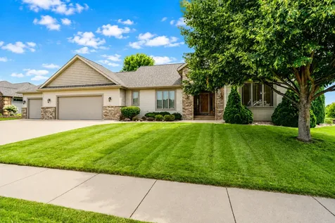 117 Grovebrook Drive Mankato MN 56001